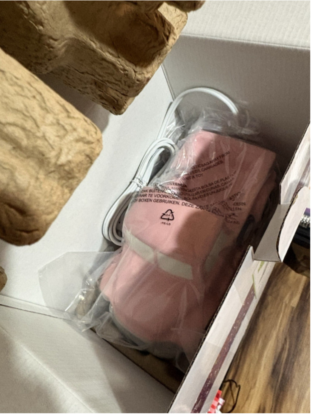 New in Box Scentsy PINK Retro Truck Warmer with Flower Delivery Lid - Picture 6 of 8